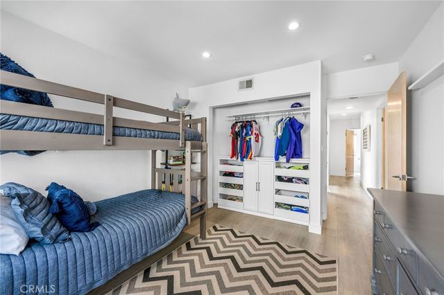 647 1st Place, Hermosa Beach, CA 90254