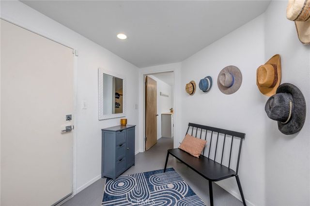 647 1st Place, Hermosa Beach, CA 90254