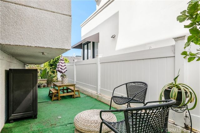 647 1st Place, Hermosa Beach, CA 90254