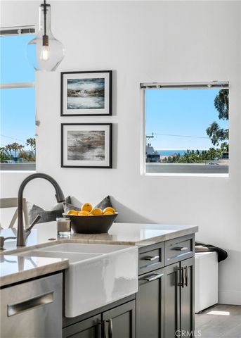 647 1st Place, Hermosa Beach, CA 90254