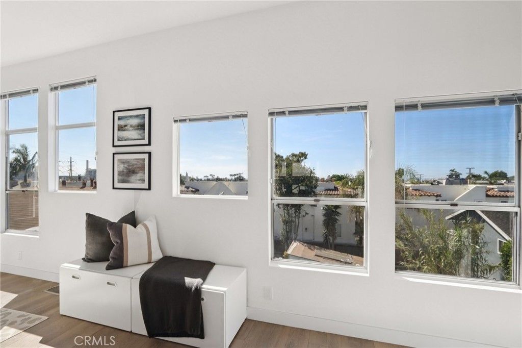 647 1st Place, Hermosa Beach, CA 90254