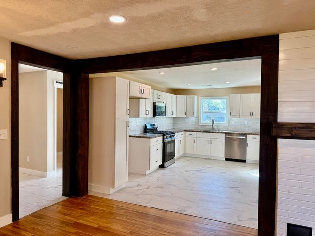 510 W Park Street, Seymour, MO 65746