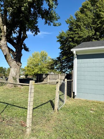 510 W Park Street, Seymour, MO 65746