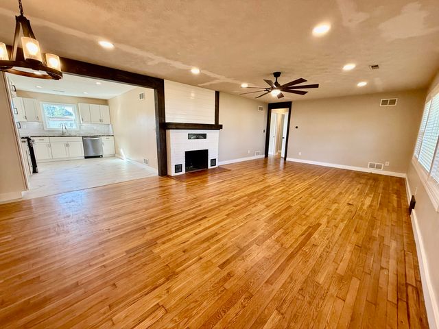 510 W Park Street, Seymour, MO 65746