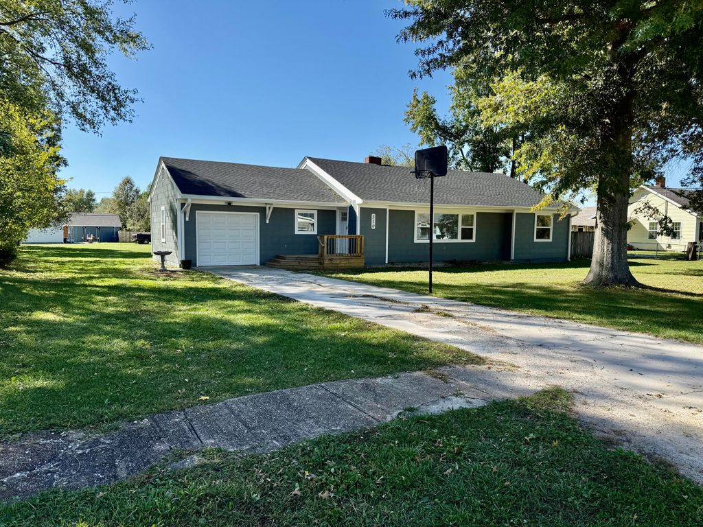 510 W Park Street, Seymour, MO 65746