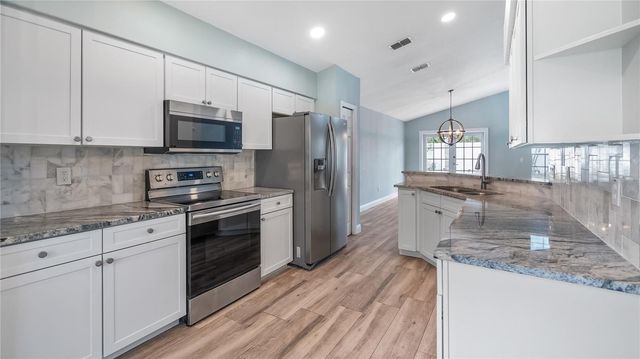 468 QUEENSBRIDGE DRIVE, Lake Mary, FL 32746