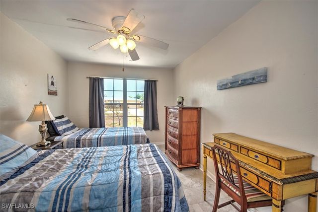 725 Sesame CT, Cape Coral, FL 33904