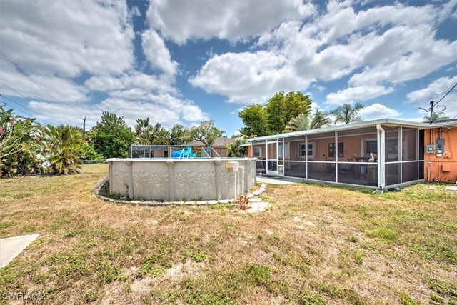 725 Sesame CT, Cape Coral, FL 33904