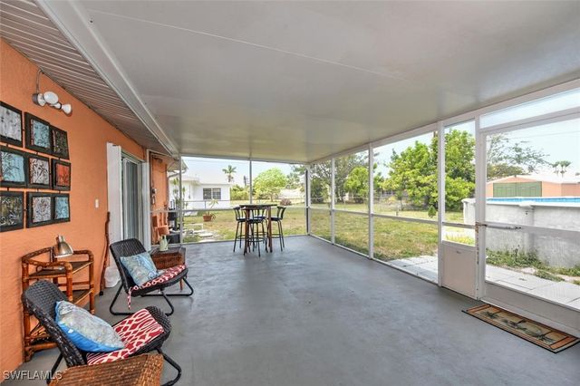 725 Sesame CT, Cape Coral, FL 33904