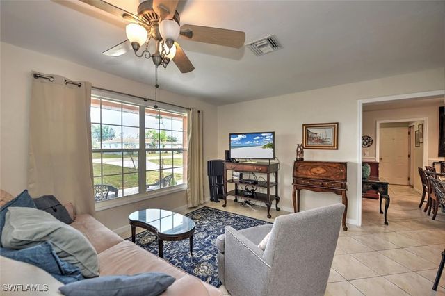 725 Sesame CT, Cape Coral, FL 33904