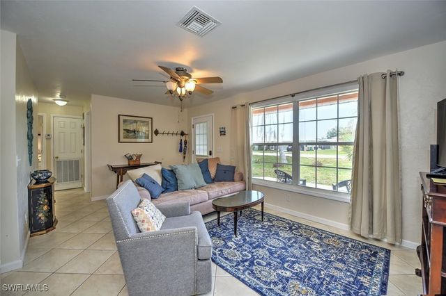 725 Sesame CT, Cape Coral, FL 33904