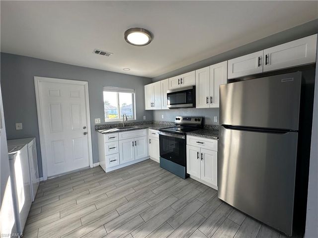 137-139 Gordon AVE S # 139, Lehigh Acres, FL 33973