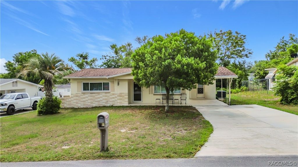 81 S Barbour Street, Beverly Hills, FL 34465