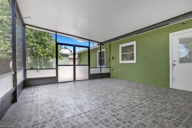 8091 San Carlos BLVD, Fort Myers, FL 33967