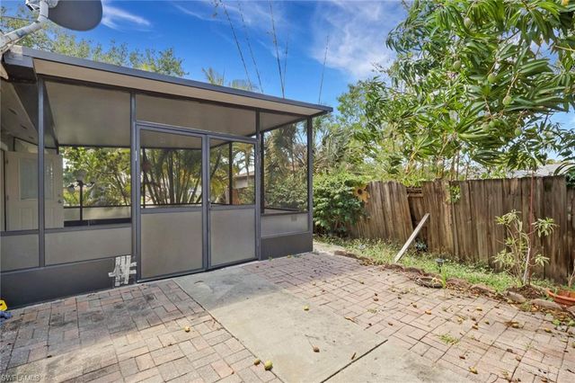 8091 San Carlos BLVD, Fort Myers, FL 33967