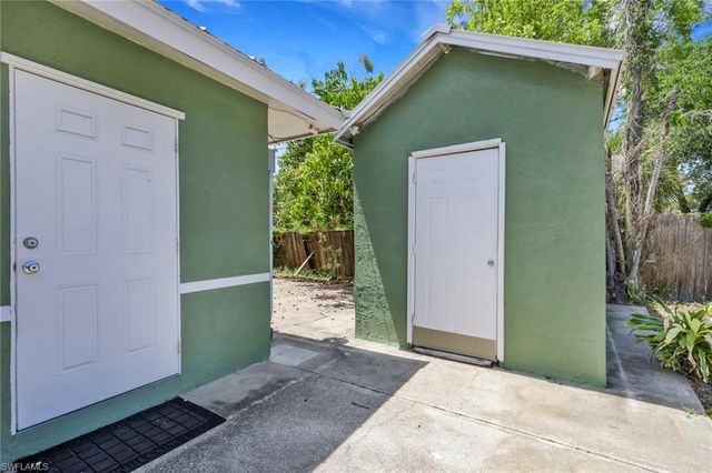 8091 San Carlos BLVD, Fort Myers, FL 33967