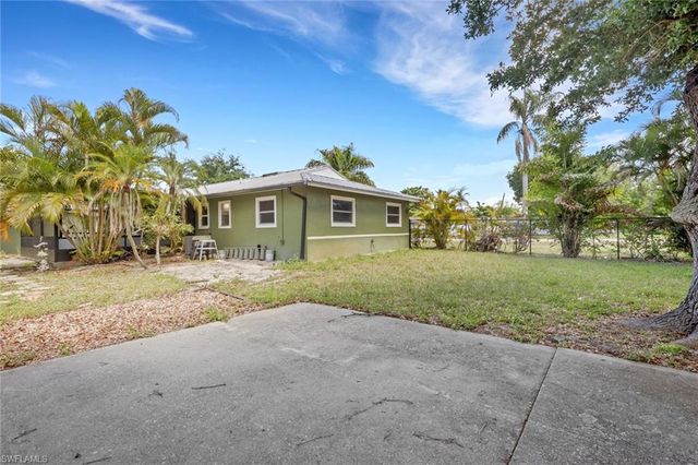 8091 San Carlos BLVD, Fort Myers, FL 33967