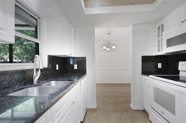 8091 San Carlos BLVD, Fort Myers, FL 33967