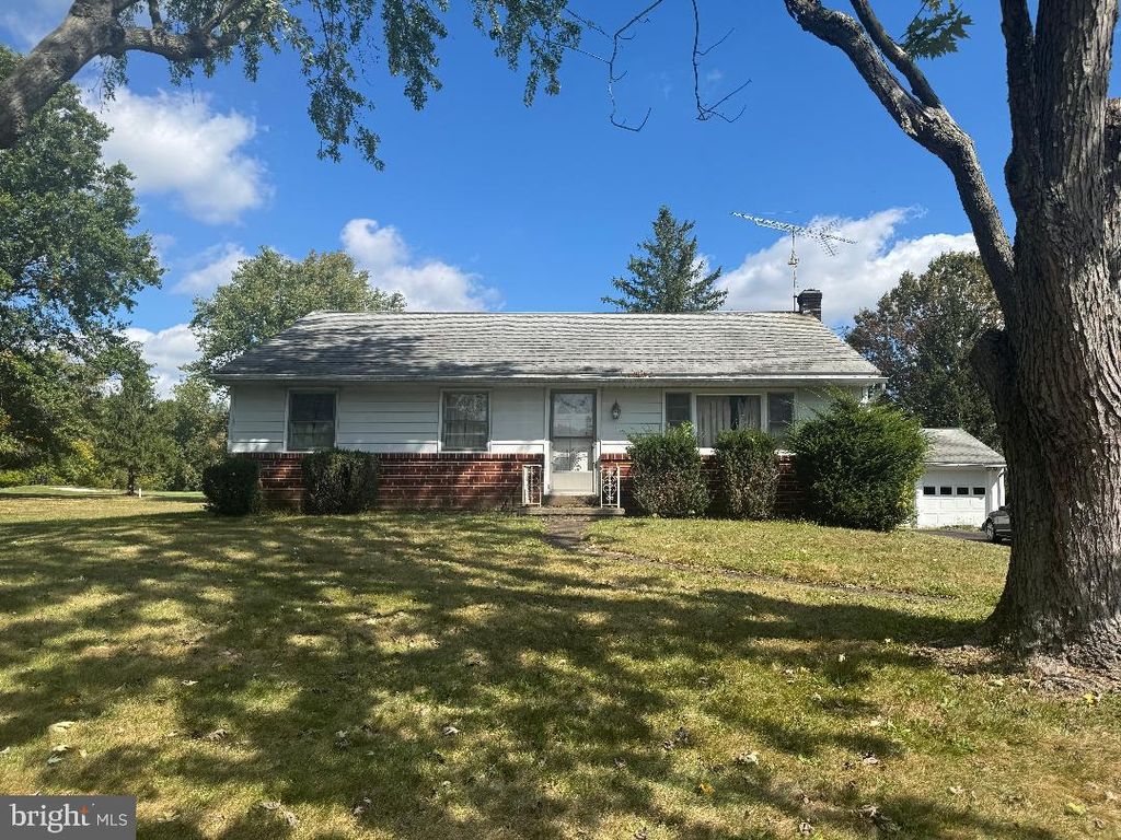 1533 SCHOOL RD, Hatfield, PA 19440