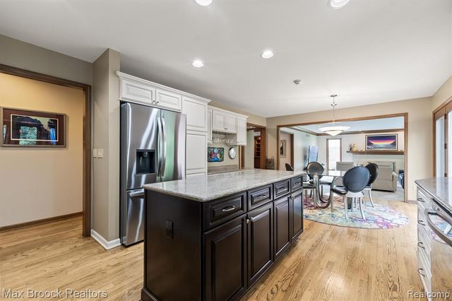 3015 Woodcreek Way, Bloomfield Hills, MI 48304