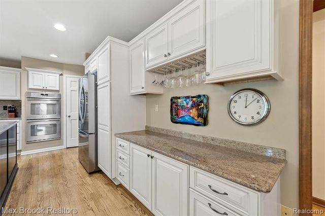 3015 Woodcreek Way, Bloomfield Hills, MI 48304