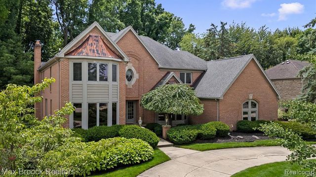 3015 Woodcreek Way, Bloomfield Hills, MI 48304