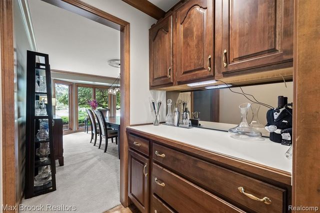 3015 Woodcreek Way, Bloomfield Hills, MI 48304