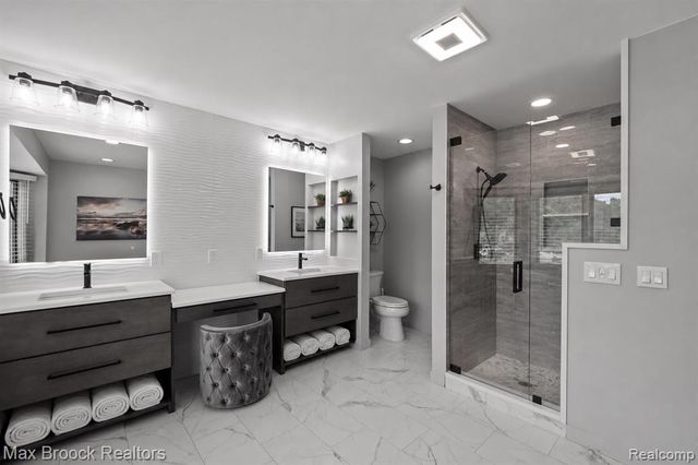 3015 Woodcreek Way, Bloomfield Hills, MI 48304