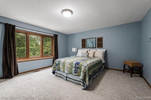 3015 Woodcreek Way, Bloomfield Hills, MI 48304