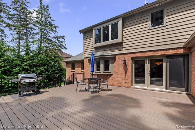3015 Woodcreek Way, Bloomfield Hills, MI 48304