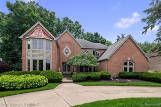 3015 Woodcreek Way, Bloomfield Hills, MI 48304