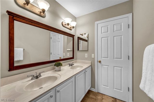 3024 West Creek Drive, Medina, OH 44256