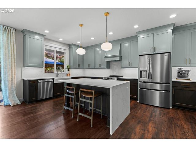 2136 5TH Ave, West Linn, OR 97068