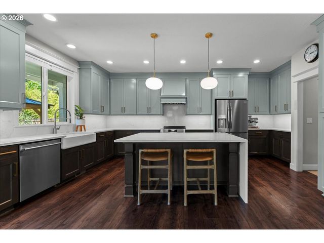 2136 5TH Ave, West Linn, OR 97068