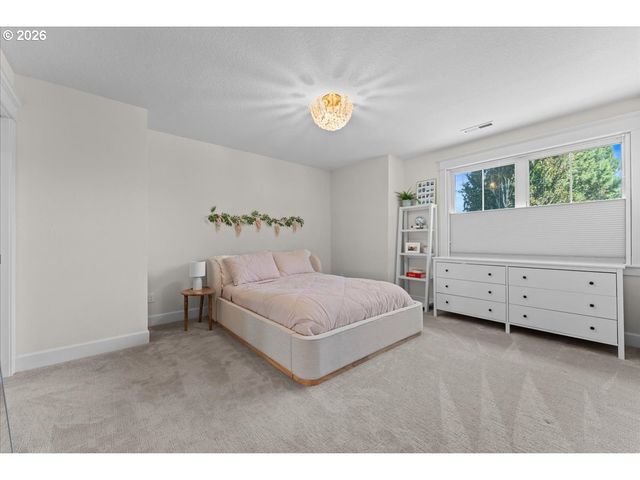 2136 5TH Ave, West Linn, OR 97068