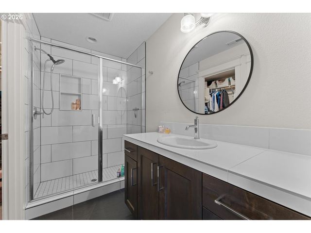 2136 5TH Ave, West Linn, OR 97068