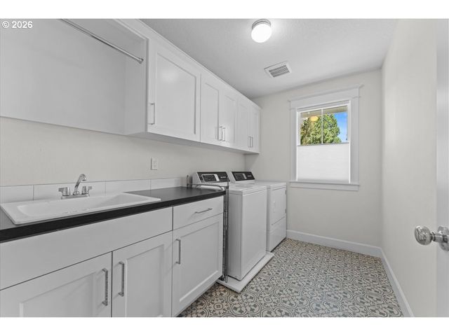 2136 5TH Ave, West Linn, OR 97068