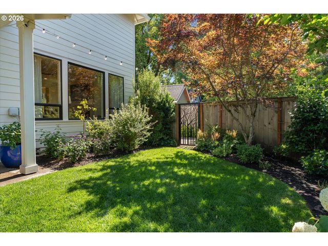 2136 5TH Ave, West Linn, OR 97068