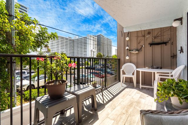 3250 NE 12th Street 1, Pompano Beach, FL 33062