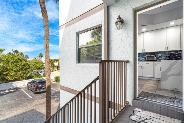 3250 NE 12th Street 1, Pompano Beach, FL 33062
