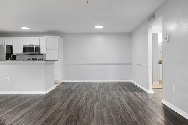214 LAKE PARSONS GRN 206, Brandon, FL 33511
