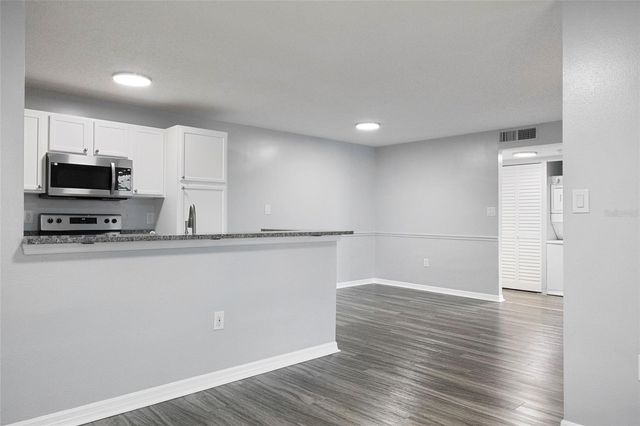 214 LAKE PARSONS GRN 206, Brandon, FL 33511