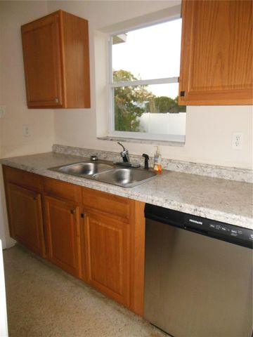 975 SHORECREST AVENUE, Deltona, FL 32725