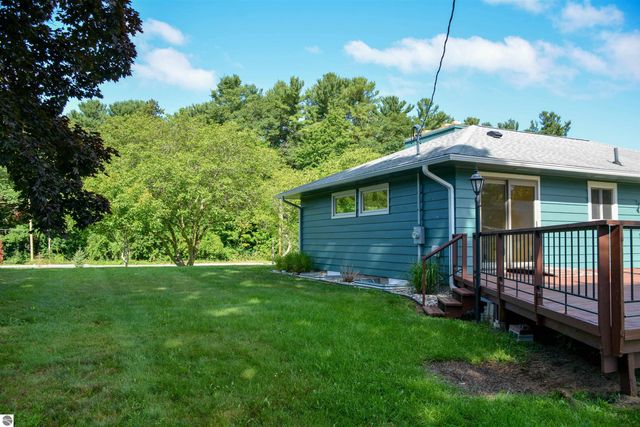 1330 N Orchard Drive, Traverse City, MI 49686