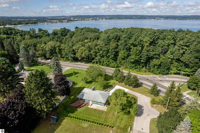 1330 N Orchard Drive, Traverse City, MI 49686