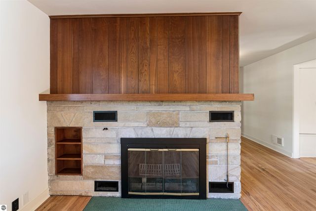 1330 N Orchard Drive, Traverse City, MI 49686