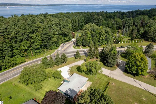 1330 N Orchard Drive, Traverse City, MI 49686