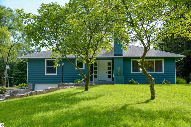 1330 N Orchard Drive, Traverse City, MI 49686