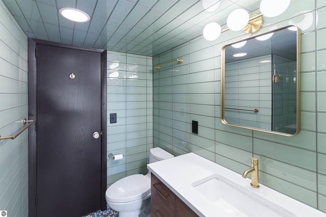 1330 N Orchard Drive, Traverse City, MI 49686