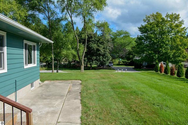 1330 N Orchard Drive, Traverse City, MI 49686